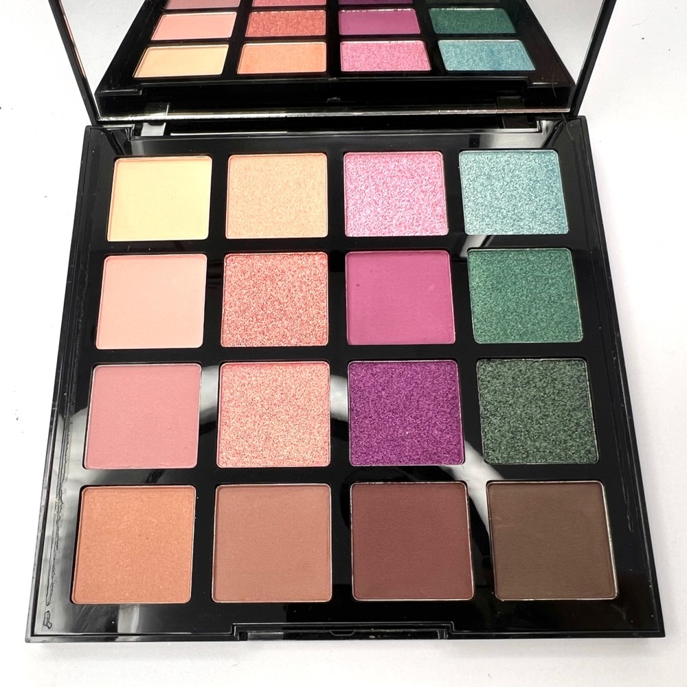 L A Girl Fierce and Wild Untamed Eyeshadow Palette NEW!